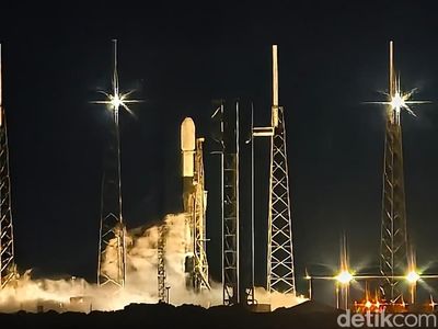 Momen Satelit Nusantara Lima 2 Kali Tunda Meluncur