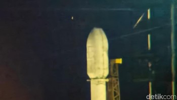 Mudah-mudahan besok cuaca mendukung, harap Adi, optimistis peluncuran dapat sukses dilakukan demi keberhasilan misi yang telah menelan biaya hingga Rp7 triliun ini. Foto: Adi Fida Rahman/detikinet