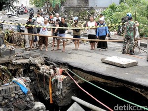 Akses ke Tanah Lot Ditutup Total, Denpasar-Canggu Sempat Lumpuh