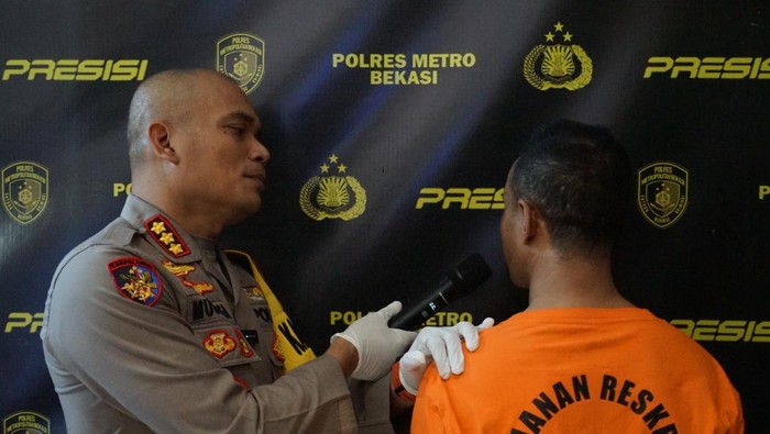 Polres Metro Bekasi langsung menahan maling motor yang sempat disuruh dilepas oleh oknum Polsek Cikarang Utara, Rabu (10/9/2025).