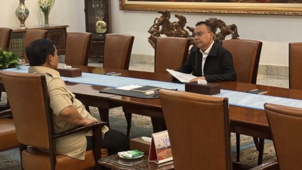 Presiden Prabowo Subianto bertemu dan berdiskusi dengan Wakil Ketua DPR RI Bapak Prof. Sufmi Dasco Ahmad, siang ini, di Istana Merdeka, Jakarta. (Instagram/sekretariat.kabinet)