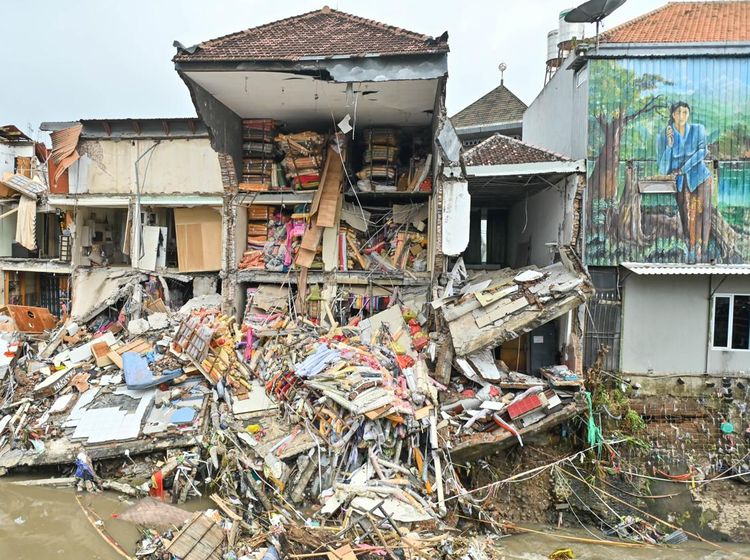 Rumah hingga Ruko Warga di Denpasar Hancur Akibat Banjir Bandang