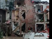 2 Korban Ruko Ambruk Diterjang Banjir Ditemukan Tewas, 3 Masih Hilang