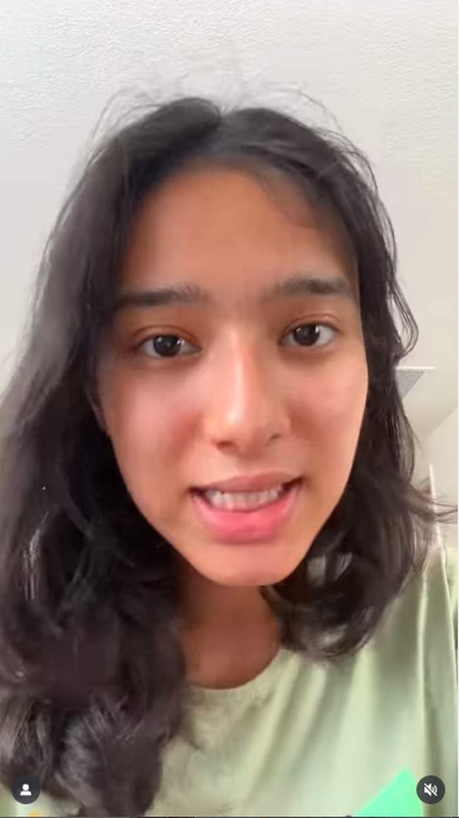 Di akun Instagramnya, wanita muda tersebut mengatakan telah terjadi kekerasan mengerikan, termasuk pemerkosaan dan pembunuhan kepada orang-orang di jalan yang menuntut keadilan.  Foto: Instagram @ruth._.khadka