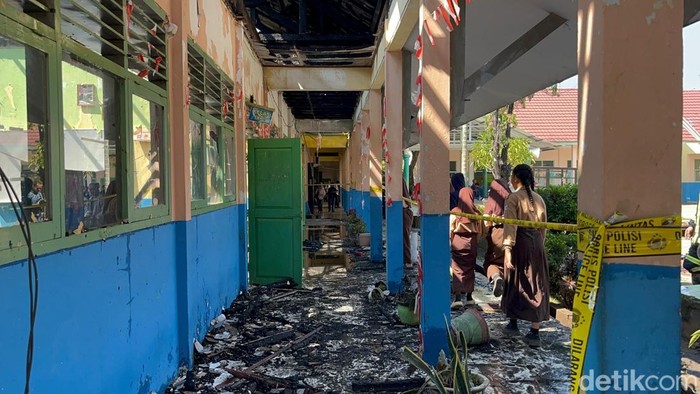 Sejumlah ruang kelas terbakar di SMP N 20 Jambi
