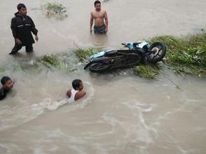 Terseret Banjir, Wanita Hamil 2 Bulan Ditemukan Tewas di Jembrana
