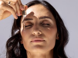 9 Macam Skincare Wajah dan Urutan Pemakaian yang Tepat Menurut Dokter