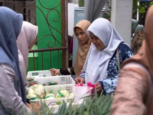 Pernikahan Viral di Pekalongan, Emak-emak Girang Dapat Souvenir Sayuran