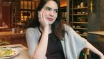 Seru! Steffi Zamora Nikmati Kopi dan Smoothie di Eropa