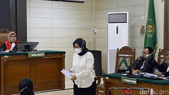 Terdakwa Zara Yupita Azra di pengadilan Negeri (PN) Semarang, Kecamatan Semarang Selatan, Kota Semarang, Rabu (9/9/2025).