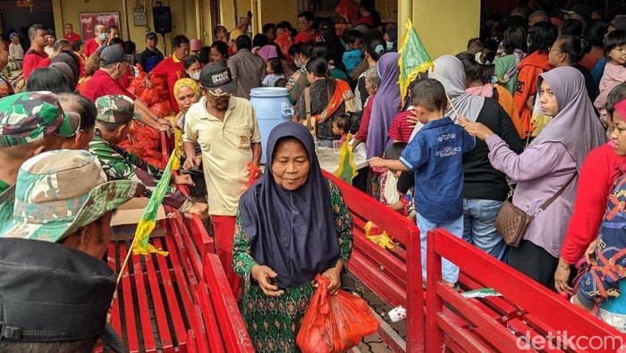 Tradisi Ulambana di Kelenteng Tjoe Tik Kiong Tulungagung Tradisi Ulambana di Kelenteng Tjoe Tik Kiong Tulungagung