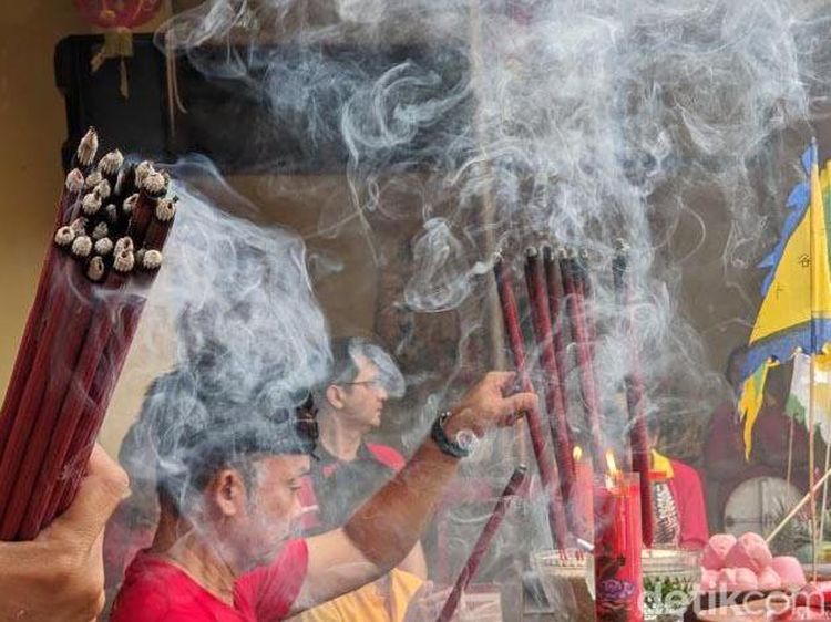 Melihat Tradisi Ulambana di Kelenteng Tjoe Tik Kiong Tulungagung