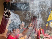 Melihat Tradisi Ulambana di Kelenteng Tjoe Tik Kiong Tulungagung