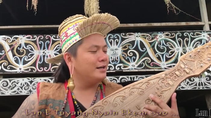 Uyau Moris. Foto: tangkapan layar YouTube