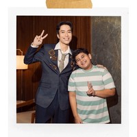 Melihat perubahan penampilan Vidi yang kulitnya kini jadi semakin putih, banyak netizen yang turut mendoakan kesembuhannya. “Kurusan tapi iya makin cakep, glowing, shimmering, splendid.. bismillaah setelah kemo selesai, penyakit ilang, badan sehat seperti semula, aamin ya Allah,” komentar salah seorang netizen. Foto: Instagram/@vidialdiano