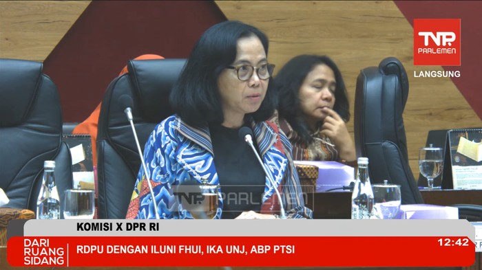 Wakil Ketua Komisi X DPR RI, MY Esti singgung masalah tunjangan guru dihilangkan pada RUU Sisdiknas di RDP bersama Iluni FHUI, IKA UNJ, dan ABP PTSI.