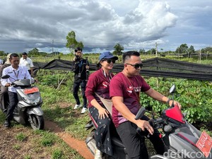 Wamendiktisaintek Tinjau Lokasi Pembangunan SMA Garuda di Mempawah