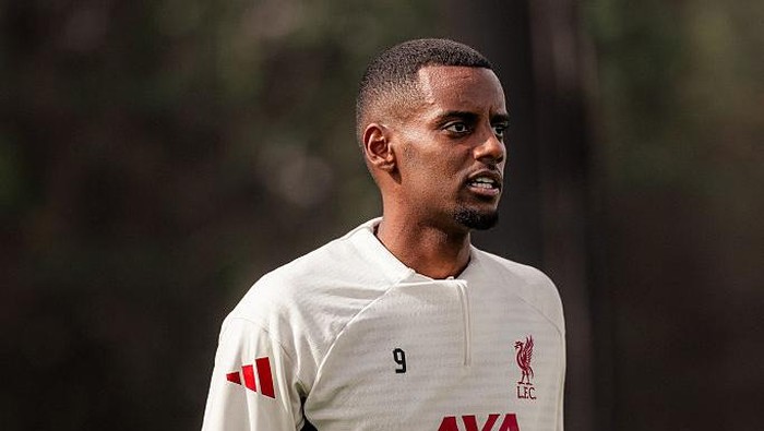 KIRKBY, ENGLAND - SEPTEMBER 10: (THE SUN OUT, THE SUN ON SUNDAY OUT) Alexander Isak of Liverpool during a training session at AXA Training Centre on September 10, 2025 in Kirkby, England. (Photo by Nikki Dyer - LFC/Liverpool FC via Getty Images)