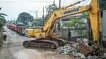 Antrean 7 Jam Truk Sampah Bikin Macet Bantargebang