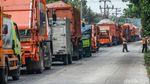 Antrean 7 Jam Truk Sampah Bikin Macet Bantargebang