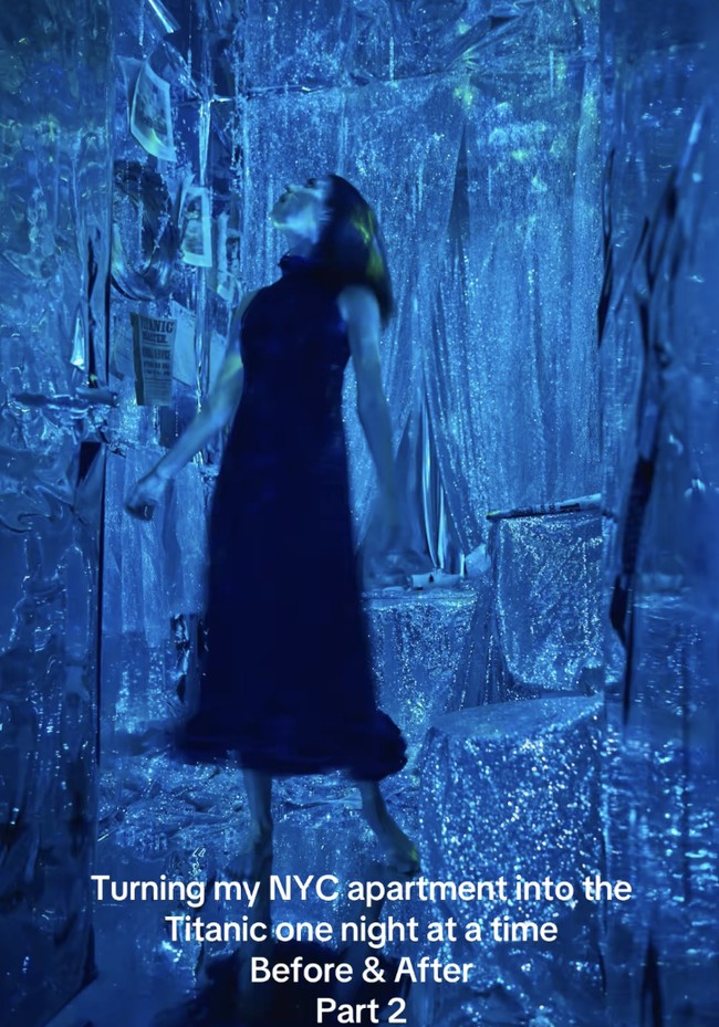 Meski tak pernah menghitung total biaya, ia menyebut salah satu belanja termahalnya adalah sebuah patung malaikat seharga US$ 900 atau Rp 14 juta. Boll kerap membagikan proses dekorasi apartemennya di TikTok dan Instagram. Ia juga meminta masukan dari para pengikutnya dan membagikan reaksi teman-tema saat pertama kali melihat apartemen unik itu. Foto: dok. TikTok @titanicapartment