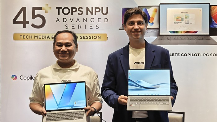 Muhammad Firman, Head of Public Relations Asus Indonesia, dan Sascha Krohn, Director of Technical Marketing Asus Global.
