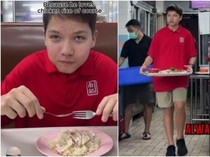 Cinta Banget Nasi Ayam, Remaja Bule Ini Semangat Kerja di Kedai Legendaris