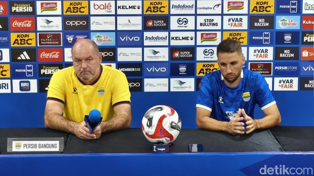 Bojan Hodak dan Luciano Guaycochea.