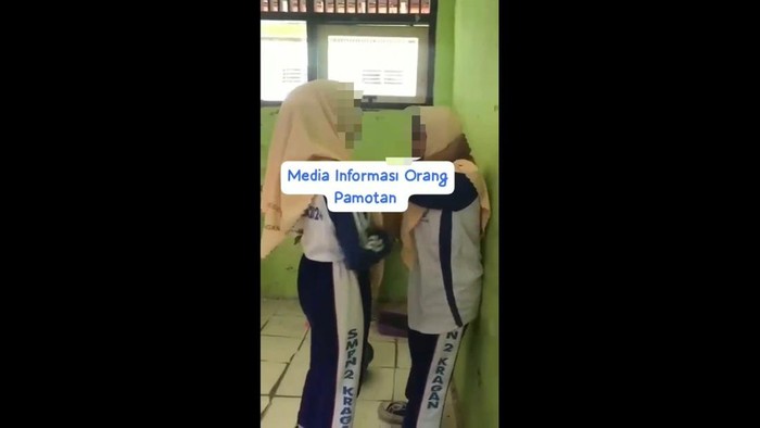 Potongan video memperlihatkan dugaan perundungan di sebuah sekolah di Rembang. Foto diunggah Kamis (11/9/2025).