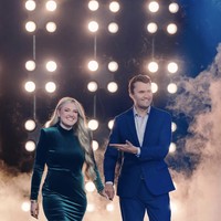 Kematian aktivis Amerika Serikat, Charlie Kirk, di usia 31 tahun mengejutkan publik. Sosok yang dikenal sebagai pendukung Donald Trump itu tewas ditembak saat menghadiri acara diskusi di Utah Valley University, Rabu (10/9/2025). Peristiwa tragis ini menjadi pukulan berat bagi sang istri, Erika Kirk, yang selama ini menjalani kehidupan rumah tangga harmonis bersamanya.  Foto: dok. Instagram @charliekirk1776 @mrserikakirk