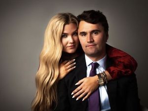 Influencer AS Charlie Kirk Tewas Ditembak, Polisi Buru Pelaku