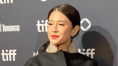 Dian Sastro Pakai Bros One Piece Bikin Heboh Netizen