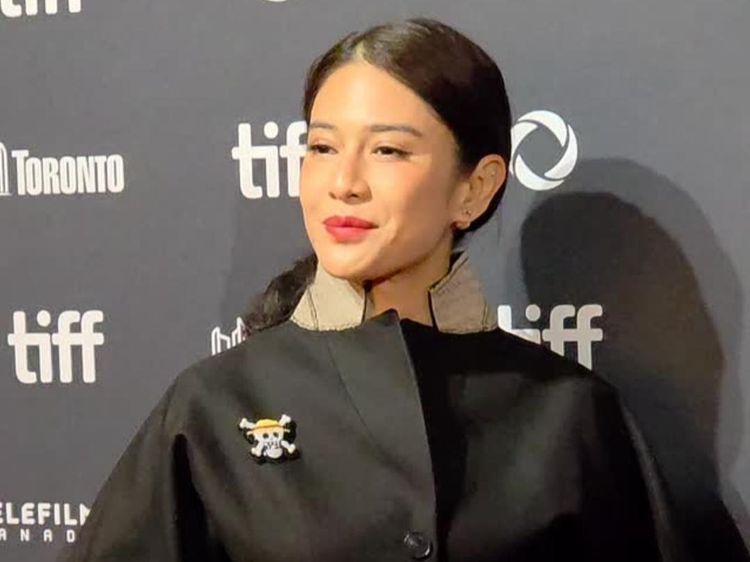 Dian Sastro Pakai Bros One Piece Bikin Heboh Netizen