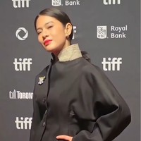 Penampilannya sontak jadi sorotan. Seperti diketahui, One Piece menjadi salah satu karya terpopuler di dunia manga dan anime, serta memiliki banyak penggemar fanatik. Foto: Instagram/@theraldisastr @greenlightpictures