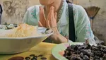 Dian Sastro Hobi Kulineran Makanan Lokal, dari Soto hingga Bubur Ayam