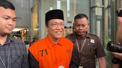 Eks Wamenaker Immanuel Ebenezer atau Noel kembali menjalani pemeriksaan di KPK dalam perkara dugaan pemerasan serifikasi keselamatan dan kesehatan kerja (K3). Noel menggunakan peci hitam saat menjalani pemeriksaan, Kamis (11/9/2025).