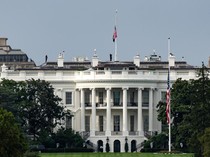 Kisah Mistis Gedung Putih yang Angker dan Banyak Penampakan!