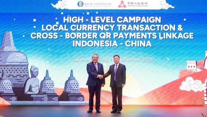 Gubernur Bank Indonesia (BI) Perry Warjiyo dan Gubernur Peoples Bank of China (PBoC) Pan Gongsheng di Beijing