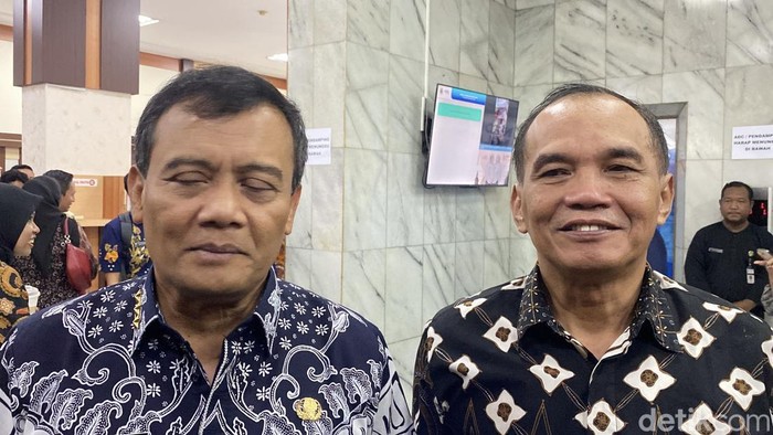 Gubernur Jawa Tengah (Jateng), Ahmad Luthfi (kiri) dan Ketua DPRD Jateng, Sumanto (kanan) di Kantor Gubernur Jateng, Kecamatan Semarang Selatan, Kota Semarang, Kamis (11/9/2025).