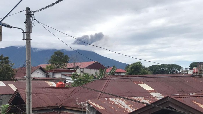 Gunung Marapi di Sumatera Barat erupsi lagi pada pagi ini. (dok. Istimewa)