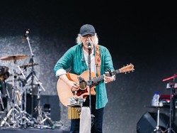 Chord dan Lirik Lagu Kemesraan, Dipopulerkan Iwan Fals