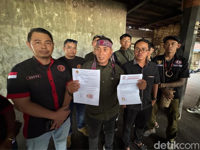 Iyen dan tokoh masyarakat Dayak akan menuntut Rizky Kabah agar dihukum adat capa molot.