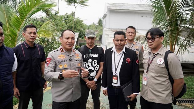 Kapolda Riau Irjen Herry Heryawan mengunjungi Swargaloka Camari Shelter di Kota Pekanbaru, Kamis (10/9/2025).
