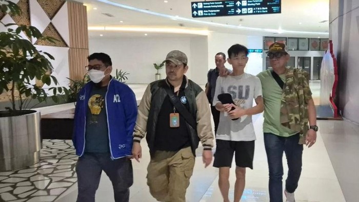 Kejati Kalbar tangkap tersangka baru dalam kasus pengadaan lahan untuk pembangunan kantor pusat Bank Kalbar.
