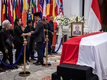 Video Penghormatan Terakhir Kemlu untuk Zetro Leonardo Purba