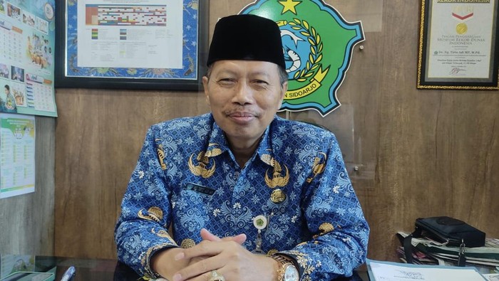 Kepala Dinas Pendidikan Kabupaten Sidoarjo, Tirto Adi