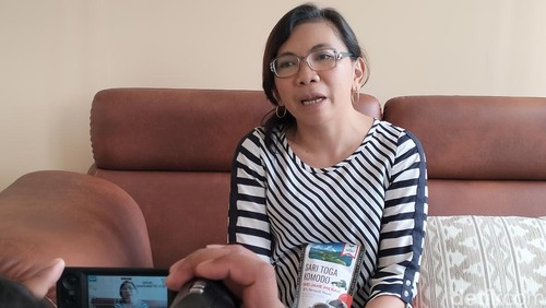 Kepala Dinas Tenaga Kerja, Transmigrasi, Koperasi dan UKM Manggarai Barat, Theresia P Asmon. (Foto: Ambrosius Ardin/detikBali)