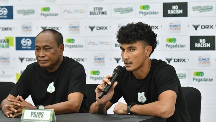 Pelatih PSMS Medan Kas Hartadi dan kapten tim Zikri Ferdiansyah saat konfrensi pers jelang laga di Stadion Utama Sumatera Utara, Kabupaten Deli Serdang (Dok. PSMS Medan)