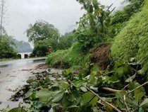 Hujan Picu Banjir dan Longsor Tutup Akses Jalan di Banyumas