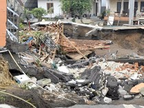 Satu Keluarga di Badung Hilang Saat Rumah Diterjang Banjir